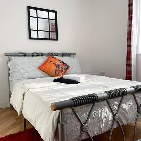 Eldridge Court Apartment Dagenham Eksteriør bilde